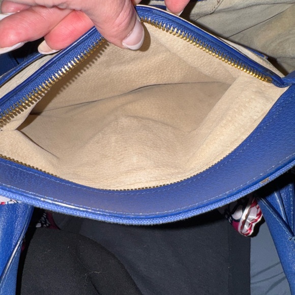 💙 Prada 💙 - Picture 8 of 16